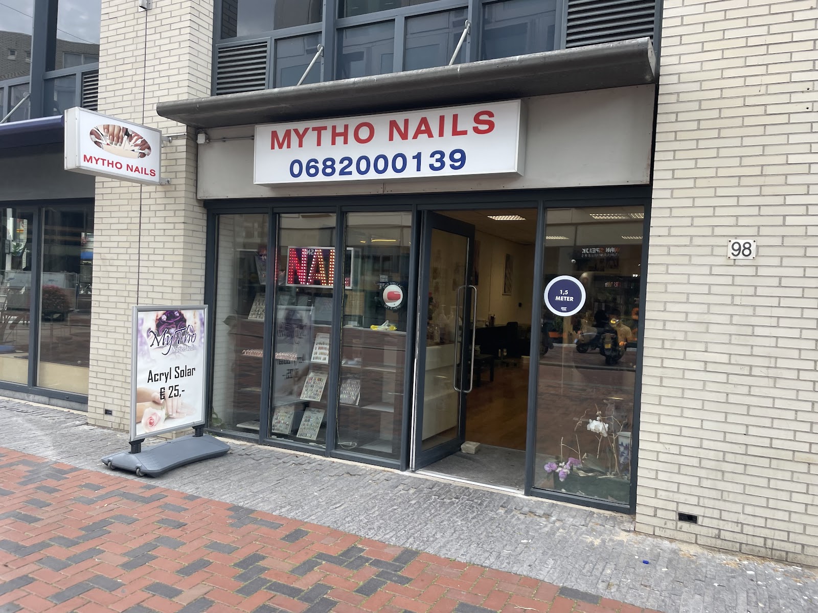 My THO Nails salon interieur